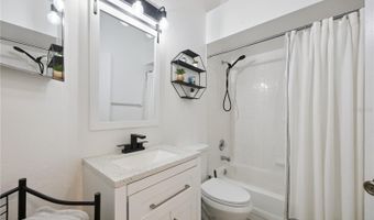 1047 ROYAL OAKS Dr, Apopka, FL 32703