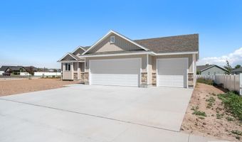 796 Hollow Dr, Ammon, ID 83401