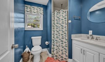 84 Jewett Ave, Bridgeport, CT 06606