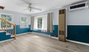 499 Augusta Rd, Belgrade, ME 04917