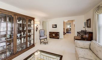 715 W Whiting Ln, Arlington Heights, IL 60004