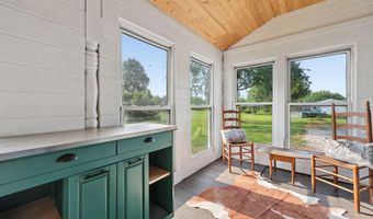 107 W High St, Ashley, OH 43003