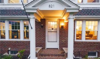 821 Post Rd, Warwick, RI 02888