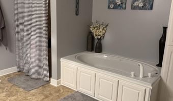 2032 Red Oak Ln NE, Arab, AL 35016