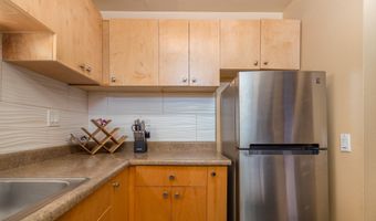 33 HUALALAI St 310, Hilo, HI 96720