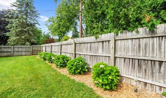 3204 Farmbrook Ct, Ann Arbor, MI 48108