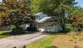 31 Edgewater Rd, Narragansett, RI 02882