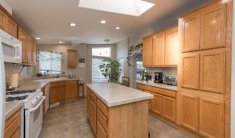 171 Leisure Park Cir, Santa Rosa, CA 95401
