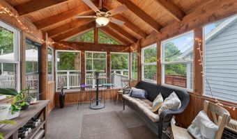 1457 Greenfield Crossing Ct, Ballwin, MO 63021