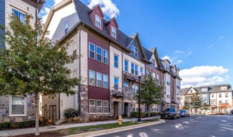 1318 S QUINN St, Arlington, VA 22204