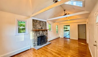 51 Vista Ave, Danbury, CT 06811