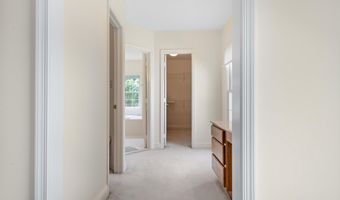 10604 MAPLECREST Ln, Potomac, MD 20854