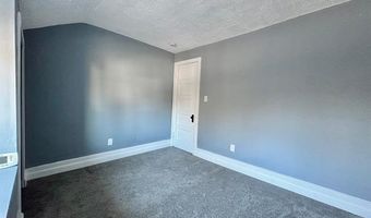 432 Edgewater Dr, Algonac, MI 48001