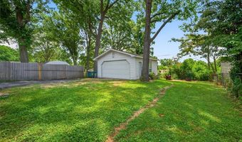 340 Hillcrest Blvd, Ballwin, MO 63021