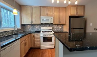 10619 WEYMOUTH St 102, Bethesda, MD 20814