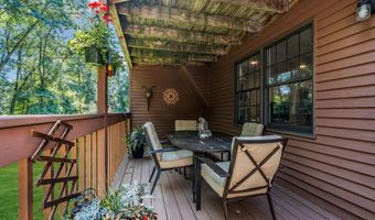76 Pape Dr, Atlantic Highlands, NJ 07716