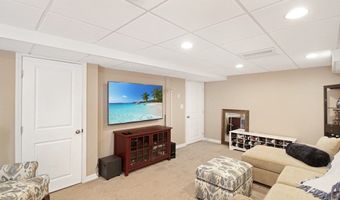 585 Chestnut St, Ashland, MA 01721