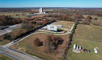 1601 E Church St, Aurora, MO 65605