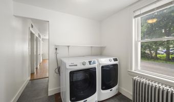 9 Pleasant St, Bath, ME 04530