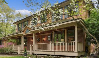 326 Greentree Ln NE, Ada, MI 49301