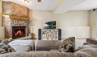 1006 24th Ave NW, Austin, MN 55912
