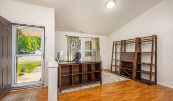 2002 S 60TH St, Springfield, OR 97478