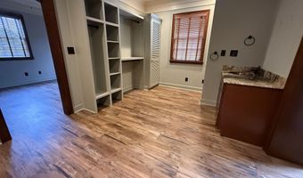 330 E College, Batesville, AR 72501