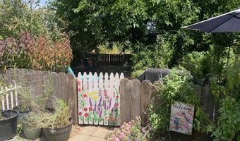 19325 Hill St, Anderson, CA 96007