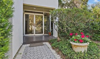 94 OCEANSIDE Dr, Atlantic Beach, FL 32233