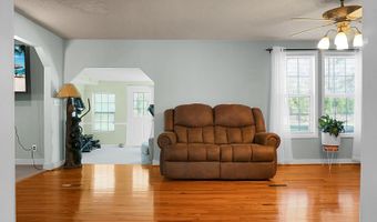 274 Rae Ln, Bonneau, SC 29431