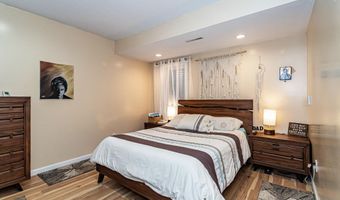 532 W Riverside Rd, Ames, IA 50010
