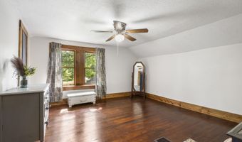 400 E Walker St, Ash Grove, MO 65604