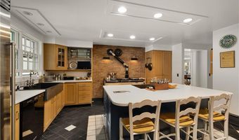 701 Bellevue Ave, Newport, RI 02840