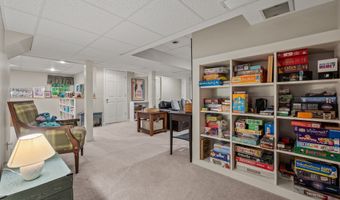 82 Beverly Dr, Avon, CT 06001