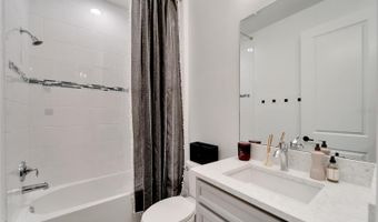 5611 MADRIGAL Way, Apollo Beach, FL 33572