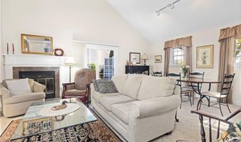 119 Corey Ln, Middletown, RI 02842