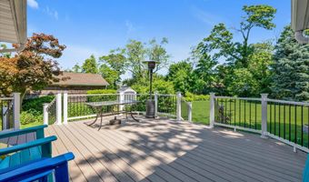 21 Hamilton St, Amityville, NY 11701