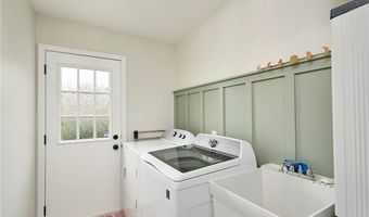 755 Sand Run Rd, Akron, OH 44313