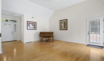 184 Windsor Dr, Auburn, NH 03032
