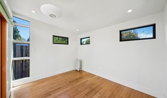 1060 Curtis St, Albany, CA 94706