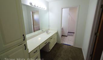 9 Piccadilly Ln, Bella Vista, AR 72714
