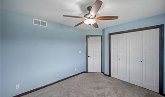 4715 NW 2nd St, Ankeny, IA 50023