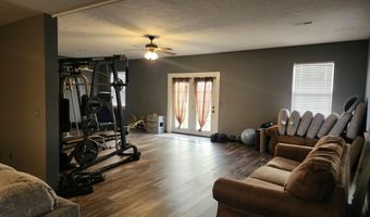 21306 Lawrence 2074, Ash Grove, MO 65604