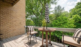 3814 N RICHMOND St, Arlington, VA 22207