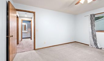 1023 W RIDGEVIEW Dr, Appleton, WI 54914