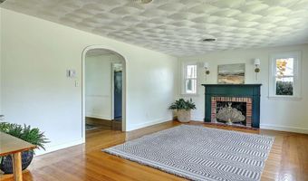 23 Robert Cir, Cranston, RI 02905