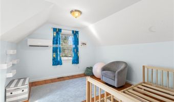 59 Merritt Rd, East Providence, RI 02915