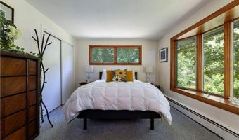 11 Guzeika Rd, North Kingstown, RI 02852