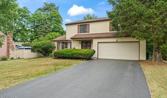 7 Hawthorn Cir, Albany, NY 12203