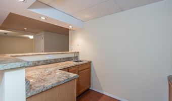 925 Westrun Dr, Ballwin, MO 63021